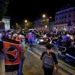 Los hinchas de Paris St Germain celebran después de su partido de semifinales de la Liga de Campeones contra el RB Leipzig - París, Francia REUTERS/Charles Platiau