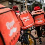 Trabajadores de la aplicación de entregas Rappi en BogotáREUTERS/Luisa González