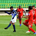 Santiago Orozco, Oscar Vanegas de Patriotas Boyacá y Luis González de Atlético Junior disputan el balón, durante partido de la fecha 11 entre Patriotas Boyacá y Atlético Junior, por la Liga BetPlay DIMAYOR 2020-I, Foto VizzorImage / Edward Leguizamon / Cont.