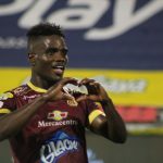 Andrey Estupiñan del Tolima celebra después de anotar el segundo gol de su equipo durante partido entre Deportes Tolima y Millonarios por la fecha 12 de la Liga BetPlay DIMAYOR 2020 Foto VizzorImage / Juan Torres / Cont