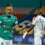 Agustín Palavecino del Deportivo Cali celebra después de anotar el primer gol de su equipo durante el partido entre Independiente Medellín  y Deportivo Cali  por la fecha 16 de la Liga BetPlay DIMAYOR I 2020 jugado en el estadio Atanasio Girardot de la ciudad de Medellín Foto  VizzorImage / Donaldo Zuluaga / Contrbuidor
