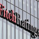 El logo de Fitch Ratings se ve en sus oficinas en el distrito financiero de Canary Wharf en Londres, Inglaterra. REUTERS/Reinhard Krause