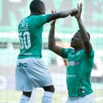 Jhon Vásquez de Cali celebra después de anotar el segundo gol de su equipo durante el partido entre Deportivo Cali y Envigado FC por la fecha 19 de la Liga BetPlay DIMAYOR I 2020 jugado en el estadio Deportivo Cali de Palmira Foto VizzorImage / Nelson Rios / Cont.