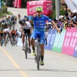 Bernardo Suaza (Supergiros Alcaldía de Manizales) se adjudicó la victoria de la primera etapa de la Vuelta a Colombia Mindeporte 70 años y se convirtió en el primer líder de la carrera