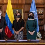 La Ministra de Relaciones Exteriores, Claudia Blum, en representación del Gobierno Nacional, y el Representante de la Organización de las Naciones Unidas para la Alimentación y la Agricultura (FAO) en Colombia, Alan Bojanic, suscribieron este miércoles el Marco Programático País en Colombia