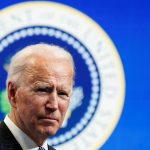 El presidente de Estados Unidos, Joe Biden, habla sobre los planes de su administración para fortalecer la fabricación en el país. REUTERS/Kevin Lamarque