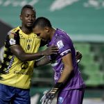 Juan Serrano arquero de Alianza luce decepcionado después del autogol en su propio arco durante el partido entre Deportivo Cali y Alianza Petrolera por la fecha 8 de la Liga BetPlay DIMAYOR I 2021 jugado en el estadio Deportivo Cali de Palmira Foto: VizzorImage / Gabriel Aponte / Staff