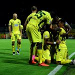 Jugadores de Atlético Bucaramanga, celebran el gol anotado al Atlético Nacional durante partido entre Atlético Bucaramanga y Atlético Nacional de la fecha 9 por la Liga BetPlay DIMAYOR I 2021, jugado en el estadio Alfonso López de Bucaramanga Foto VizzorImage / Jaime Moreno / Cont.