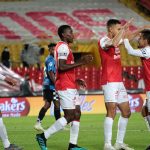 Sherman Cárdenas de Independiente Santa Fe celebra después de anotar el gol de su equipo durante partido por la fecha 9 entre Independiente Santa Fe y Boyacá Chico  como parte de la Liga BetPlay DIMAYOR 2021 jugado en el estadio  Nemesio Camacho El Campin de Bogotá. Foto VizzorImage / Felipe Caicedo / Staff
