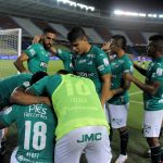 Jugadores de Deportivo Cali, celebran el gol anotado a Atlético Junior, durante partido entre Atlético Junior y Deportivo Cali, de la fecha 7 por la Liga BetPlay DIMAYOR I 2021 jugado en el estadio Metropolitano Roberto Meléndez de Barranquilla. Foto VizzorImage / Jesús Rico / Cont.