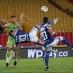 Cristian Arango de Millonarios disputa el balón con Israel Alba de Jaguares de Córdoba durante partido por la fecha 10 entre Millonarios y Jaguares de Córdoba como parte de la Liga BetPlay DIMAYOR 2021 jugado en el estadio Nemesio Camacho El Campin de Bogotá. Foto VizzorImage / Felipe Caicedo / Staff