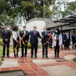 Este miércoles, el Presidente Iván Duque entregó el Laboratorio de Control al Dopaje, ubicado en el Centro de Alto Rendimiento, en Bogotá. Le acompañaron los ministros de Justicia, Wilson Ruiz, y del Deporte, Ernesto Lucena.

 

Foto: Efraín Herrera - PRESIDENCIA