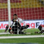 Independiente Santa Fe y Deportes Tolima, en partido aplazado de la fecha 2 por la Liga BetPlay DIMAYOR I 2021, en el estadio Nemesio Camacho El Campin de Bogotá. Foto VizzorImage / Luis Ramirez / Staff.