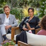 El príncipe británico Enrique y su esposa Meghan son entrevistados por Oprah Winfrey en una foto entregada sin fecha. Harpo Productions/Joe Pugliese/entrega vía Reuters