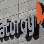 El logo de la compañía española de energía "Naturgy" es visto en la sede de la empresa en Madrid. REUTERS/Sergio Pérez