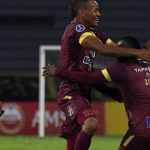 Jugadores del Tolima celebran uno de los goles ante el Deportivo Cali foto Sudamericana