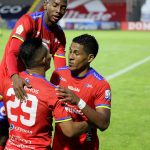 Miguel Camargo de Deportivo Pasto, celebra con sus compañeros de equipo después de anotar el gol durante partido de la fecha 12 entre Deportivo Pasto y Alianza Petrolera por la Liga BetPlay DIMAYOR I 2021 jugado en el estadio Departamental Libertad de Pasto. Foto VizzorImage / Leonardo Castro / Cont.