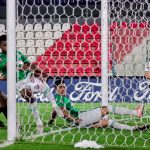 El Libertad de Daniel Garnero logró ganar de local y sacó ventaja en la llave ante Atlético Nacional de Colombia, en la disputa por ganarse un cupo a la fase de grupos de la Copa Libertadores.