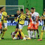Juan Pablo Alba, arbitro durante partido Alianza Petrolera y Envigado F. C. de la fecha 19 por la Liga BetPlay DIMAYOR I 2021 en el estadio Daniel Villa Zapata de Barrancabermeja. Foto VizzorImage / Jose D. Martinez / Cont.