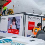 Un nuevo lote de vacunas contra el covid-19, de la farmacéutica china Sinovac, llegó este martes después de las 5:00 p.m. al Aeropuerto El Dorado, de Bogotá, para reforzar el Plan Nacional de Vacunación.