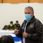 El Presidente Iván Duque encabezó en la madrugada de este lunes un Consejo de Seguridad en Cali, en el el que hizo seguimiento a las instrucciones al equipo de Gobierno y a la Fuerza Pública y reforzó las medidas para restablecer el orden público en la ciudad. Foto Nicolás Galeano– PRESIDENCIA