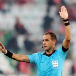 El árbitro uruguayo Esteban Ostojich dirigirá el partido inaugural de Copa América entre Brasil y Venezuela. REUTERS/Mohammed Dabbous