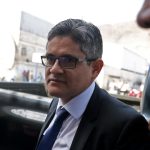 Fiscal peruano José Domingo Pérez llegando a la prisión de Santa Mónica para interrogar a Keiko Fujimori. REUTERS/Guadalupe Pardo/Archivo