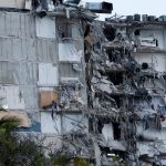 Edificio parcialmente destruido en Miami Beach, Florida
 Jun 24, 2021. REUTERS/Marco Bello