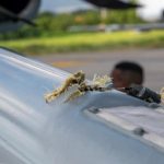 Helicóptero en que viajaba el presidente de Colombia sufre un ataque con balas. Foto Presidencia