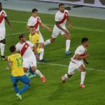 Lucas Paqueta marcando el gol de Brasil ante Perú por las semifinales de la Copa América. 
REUTERS/Sergio Moraes