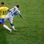 Jugadores Lionel Messi y Neymar en un partido por la eliminatoria sudamericana al Mundial 2018 en Belo Horizonte. REUTERS/Ricardo Moraes