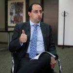 José Manuel Restrepo,  Ministro de Hacienda habla durante una entrevista con Reuters en Bogotá, REUTERS/Luisa González