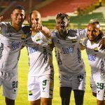 Brayan Fernández del Atlético Bucaramanga celebra después de anotar el primer gol de su equipo durante partido por la fecha 1 entre Patriotas Boyacá y Atlético Bucaramanga como parte de la Liga BetPlay DIMAYOR II 2021 jugado en el estadio La Independencia  de la ciudad de Tunja.Foto: VizzorImage / Edward Leguizamon / Contribuidor