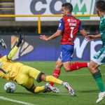 Cristian Bonilla arquero de Equidad en acción durante partido entre La Equidad y Deportivo Independiente Medellín por la fecha 4 de la Liga BetPlay DIMAYOR II 2021 jugado en el estadio Estadio Metroplitano de Techo de la ciudad de Bogotá.Foto: VizzorImage / Daniel Garzon / Cont