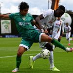 Daniel Mantilla de La Equidad y Julian Quiñones de Deportes Tolima disputan el balon durante partido entre La Equidad y Deportes Tolima de la fecha 6 por la Liga BetPlay DIMAYOR II 2021, jugado en el estadio Metropolitano de Techo en la ciudad de Bogotá.Foto: VizzorImage / Samuel Norato / Cont.