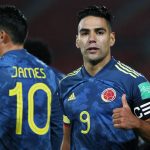 El atacante de la selección colombiana de fútbol Radamel Falcao García celebra tras anotar un gol ante Chile por la eliminatoria rumbo al Mundial de Qatar 2022, en el Estadio Nacional, Santiago, Chile - Octubre 13, 2020 Claudio Reyes/Pool vía REUTERS