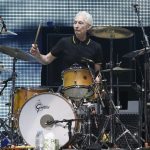 Charlie Watts en un concierto de los Rolling Stones en el  Staples Center en Los Angeles, California 
May 3, 2013. REUTERS/Mario Anzuoni
