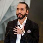 El presidente de El Salvador, Nayib Bukele, habla durante una conferencia de prensa en San Salvador, El Salvador. REUTERS / José Cabezas / Foto de archivo