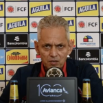 Reinaldo Rueda habla con la prensa en la antesala del partido con Chile