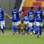 Jugadores de Millonarios F. C. celebran el gol anotado al Atlético Bucaramanga, durante partido entre Atlético Bucaramanga y Millonarios F. C. de la fecha 9 por la Liga BetPlay DIMAYOR II 2021, jugado en el estadio Alfonso López de la ciudad de Bucaramanga. / Foto: VizzorImage / Jaime Moreno / Cont.
