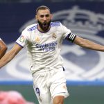 El delantero francés Karim Benzema celebra su primer gol de la jornada para el Real Madrid en el partido contra el Celta de Vigo. Domingo 12 septiembre, 2021. REUTERS/Susana Vera
