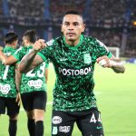 Jonatan Alvez del Atlético Nacional celebra después de anotar el gol de su equipo durante partido por la fecha 10 entre Atlético Junior y El Atlético Nacional como parte de la Liga BetPlay DIMAYOR II 2021 jugado en el estadio Metroplitano Roberto Meléndez de la ciudad de Barranquilla. Foto VizzorImage / Jairo Cassiani / Contribuidor