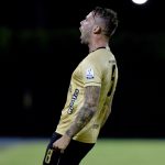 Facundo Ospitaleche de Águilas celebra después de anotar el segundo gol de su equipo durante partido por la fecha 10 entre Águilas Doradas Rionegro y Atlético Bucaramanga como parte de la Liga BetPlay DIMAYOR II 2021 jugado en el estadio Alberto Grisales de la ciudad de Rionegro. Foto: VizzorImage / Luis Benavides / Cont