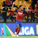 German Gutierrez del Independiente Medellín  celebra después de anotar el  gol de su equipo durante partido por la fecha 12 entre Independiente Medellín y el  Atlético Bucaramanga como parte de la Liga BetPlay DIMAYOR II 2021 jugado en el estadio Atanasio Girardot de la ciudad de Medellín. Foto: VizzorImage / Luis Benavides / Contribuidor