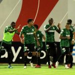 Baldomero Perlaza de Atlético Nacional celebra el gol anotado a Atlético Huila, durante partido entre Atlético Huila y Atlético Nacional de la fecha 13 por la Liga BetPlay DIMAYOR II 2021 en el estadio Guillermo Plazas Alcid en la ciudad de Neiva. Foto: VizzorImage / Sergio Reyes / Cont.