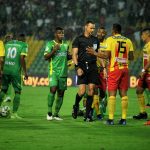 Wilmar Roldan, arbitro durante partido de la fecha 13 entre Deportes Quindío y Deportivo Pereira por la Liga BetPlay DIMAYOR II 2021, en el estadio Centenario en la ciudad de Armenia. Foto: VizzorImage / Ricardo Vejarano / Cont.