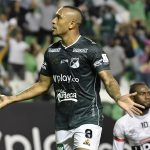 Angelo Rodríguez del Cali celebra después de anotar el segundo gol de su equipo durante partido entre Deportivo Cali y Patriotas Boyacá por la fecha 16 de la Liga BetPlay DIMAYOR II 2021 jugado en el estadio Deportivo Cali de la ciudad de Palmira. Foto: VizzorImage / Gabriel Aponte / Staff