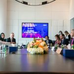 Acompañado por el Ministro de Hacienda, José Manuel Restrepo, la Directora de ProColombia, Flavia Santoro, y el Embajador Jaime Amín, el Presidente Duque sostuvo un encuentro con Ahmed Bin Sulayem, presidente de la Dubai Multi Commodities-. Foto: PRESIDENCIA