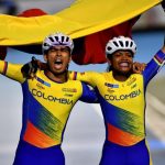 Steven Villegas y Geiny Pájaro celebrando sus títulos mundialistas