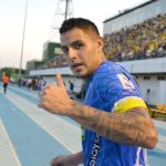 Sebastian Acosta de Alianza celebra después de anotar el primer gol de su equipo durante partido entre Alianza Petrolera y Atlético Huila por la fecha 18 de la Liga BetPlay DIMAYOR II 2021 jugado en el estadio Daniel Villa Zapata de la ciudad de Barrancabermeja. Foto: VizzorImage / Jose Martinez / Cont